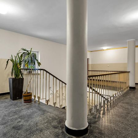 Metro Politechnika 3-Bedroom Apartment Warsaw Exterior photo